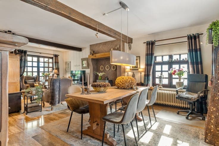 Charmante woning met 4 slaapkamers, grote tuin en dubbele...