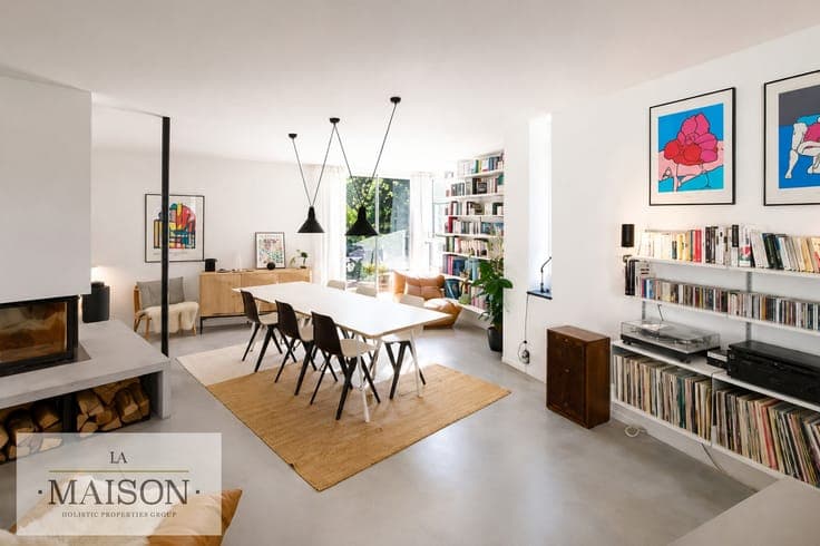 Magnificent Modernist Villa of Distinctive Character