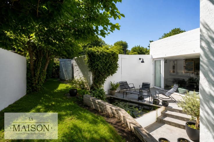 Magnificent Modernist Villa of Distinctive Character