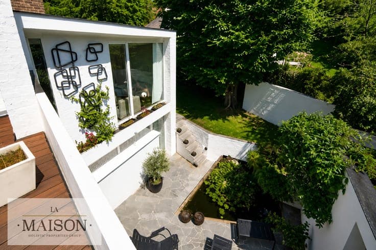 Magnificent Modernist Villa of Distinctive Character