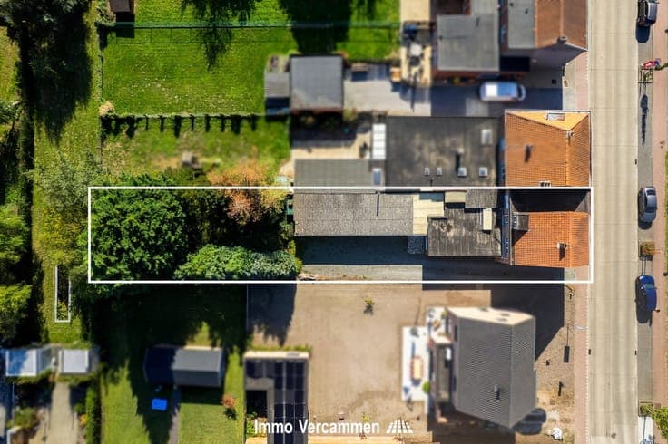 Te renoveren woning met commerciële ruimte in Schriek