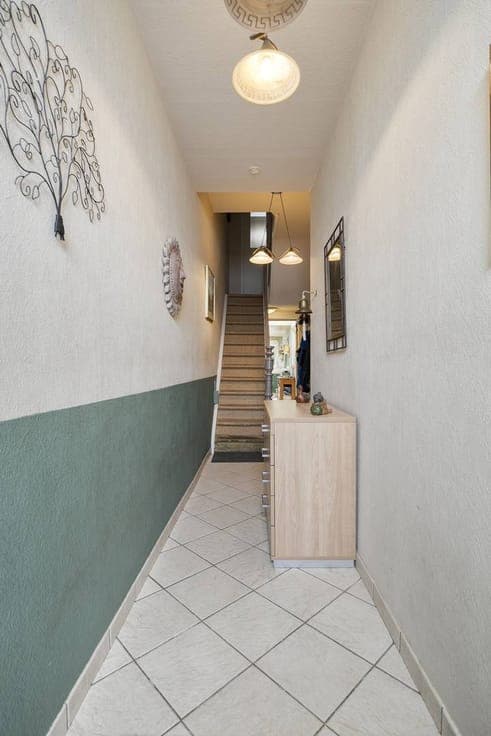 Perfectly maintained two-façade house with garden in Strombe