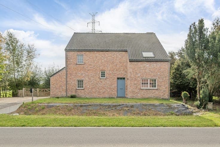 Ruime woning met 4 slaapkamers en grote tuin in Kuringen