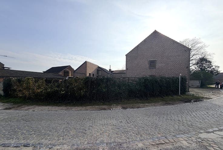 Rustig gelegen, ruime gezinswoning met groot potentieel