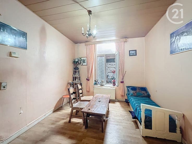 ingle-family house to renovate – great potential & location