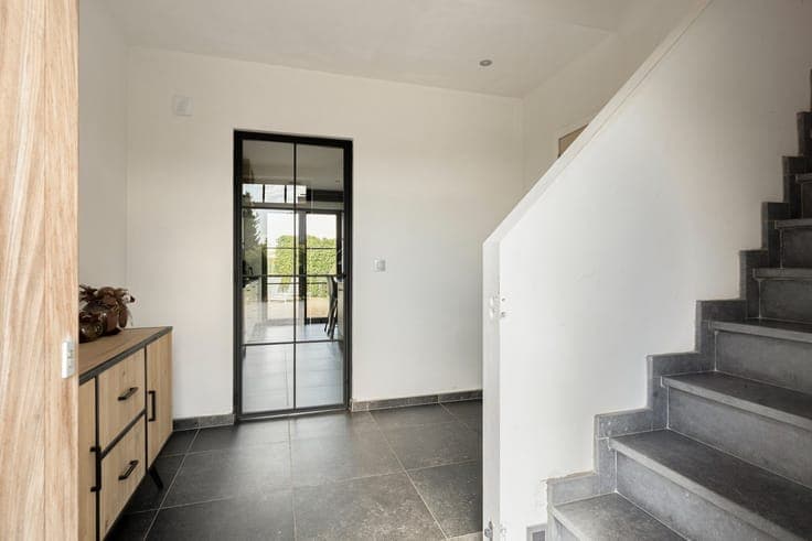 Recente energiezuinige villa met verwarmd zwembad en dubb...