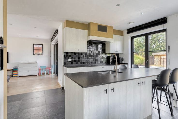 Recente energiezuinige villa met verwarmd zwembad en dubb...