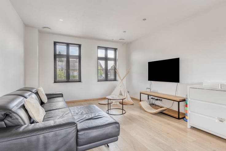 Recente energiezuinige villa met verwarmd zwembad en dubb...