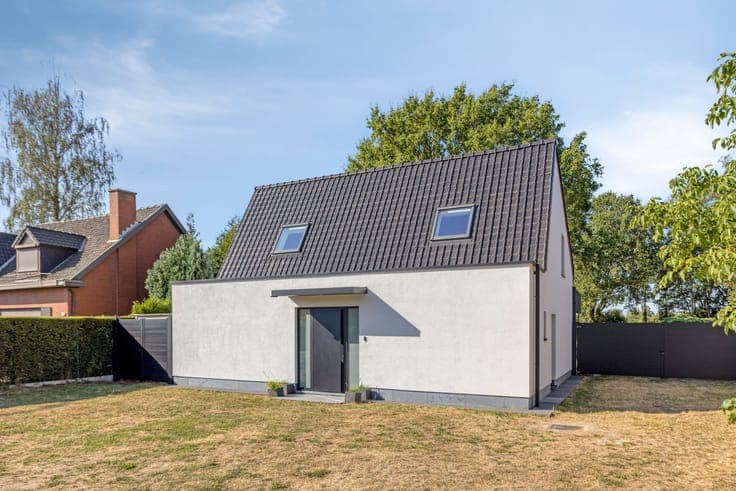 Stunning villa for sale in Muizen w/ 5 rooms and huge garden