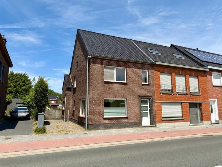Ruime woning met 4 slaapkamers!