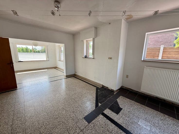 Ruime woning met 4 slaapkamers!