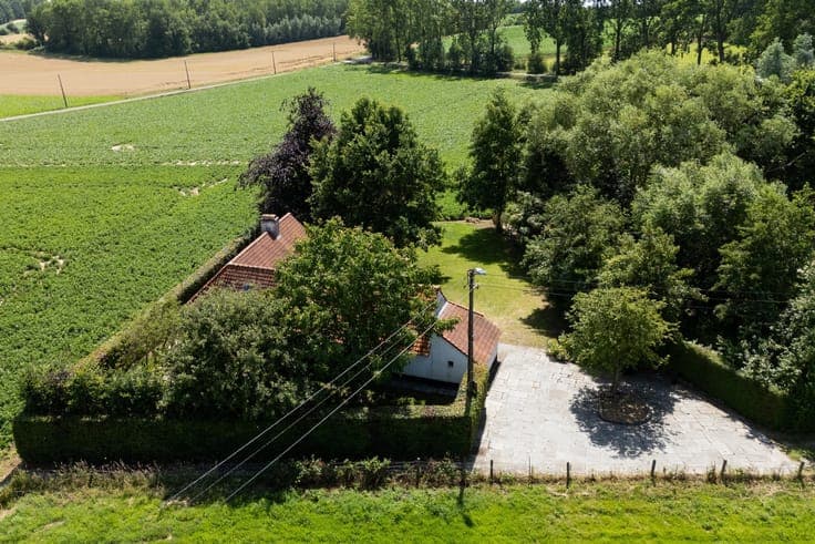 Authentic farmhouse with stunning countryside views