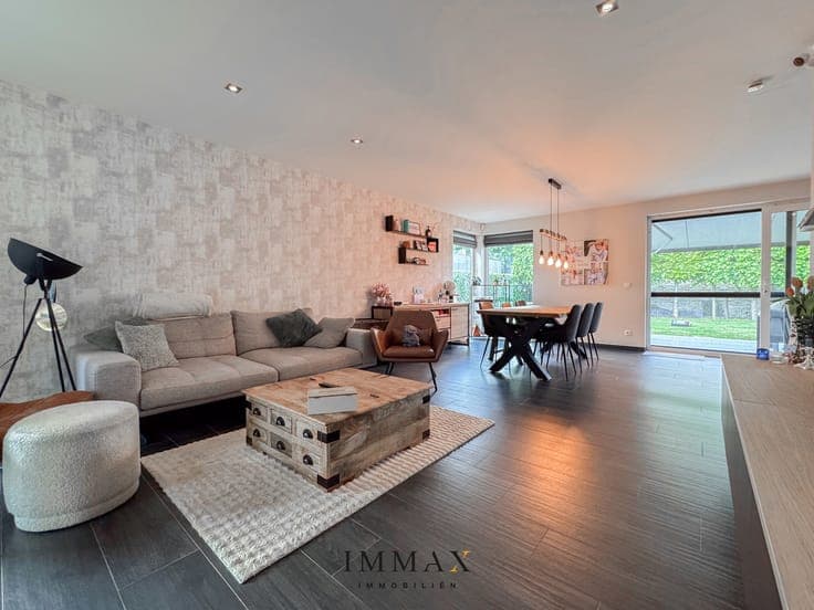 Energy-efficient semi-detached house in a quiet location