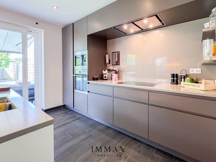 Energy-efficient semi-detached house in a quiet location