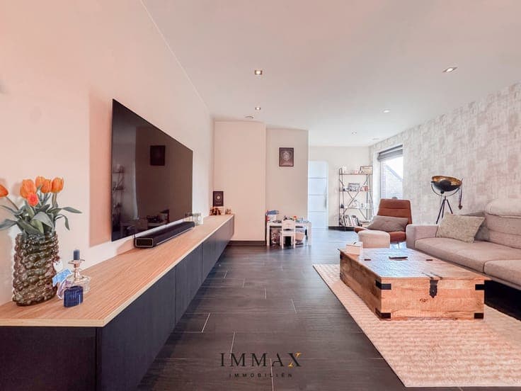 Energy-efficient semi-detached house in a quiet location