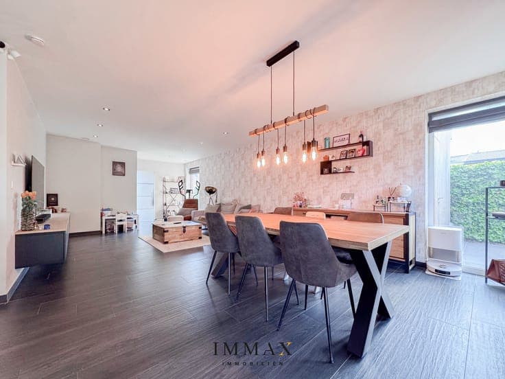 Energy-efficient semi-detached house in a quiet location