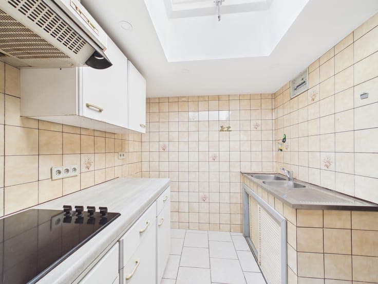 2-bedroom house in a quiet private lane