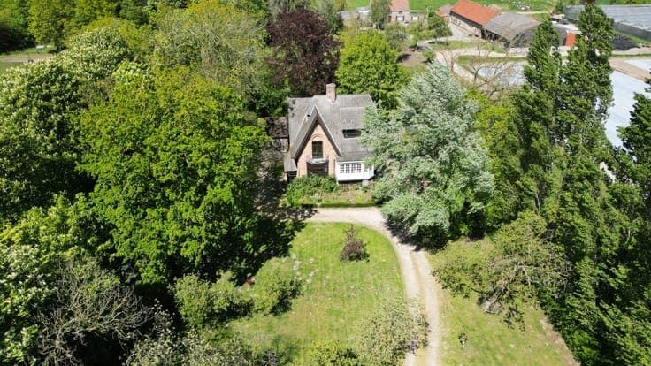 Karaktervolle woning op uniek domein