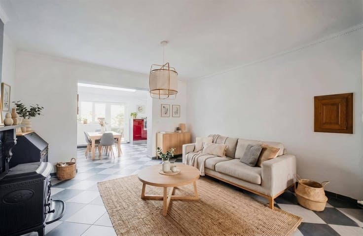 Spacious 4 bed house in Beaurain