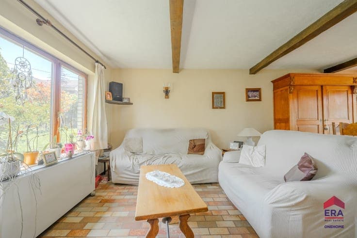 Detached house in need of renovation in Amay