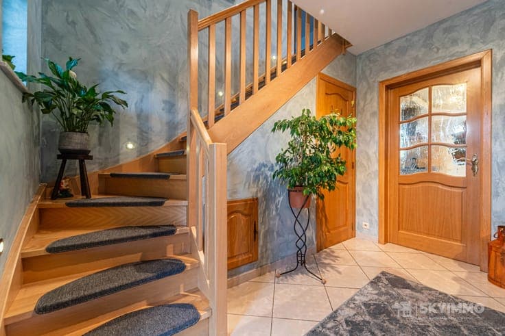 SUPERBE VILLA -4CH- GARAGE - TERASSE- JARDIN+JACUZZI - AWANS