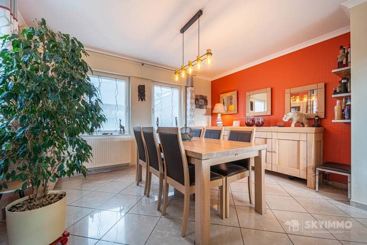 SUPERBE VILLA -4CH- GARAGE - TERASSE- JARDIN+JACUZZI - AWANS