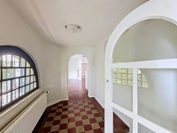 GENVAL - Exceptional ±460m² villa, a stone's throw from the