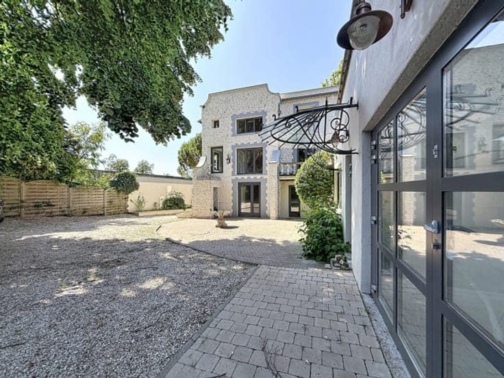 GENVAL - Exceptional ±460m² villa, a stone's throw from the