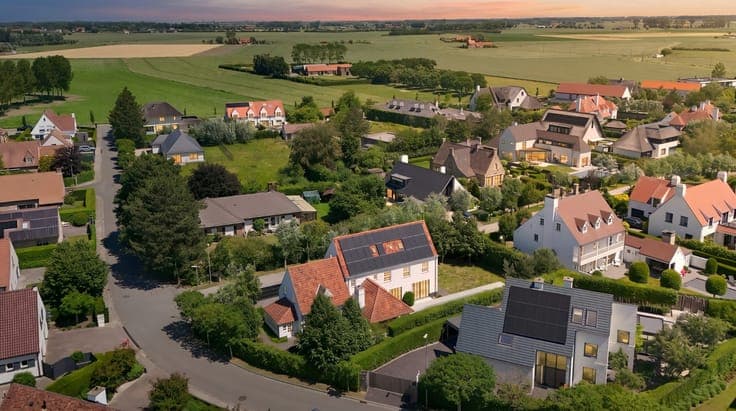 Unieke villa met buitenzwembad op een hoekperceel van 930...