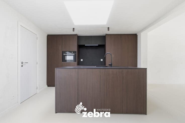 Gerenoveerde woning met 3 slaapkamers en tuin te Oostroze...