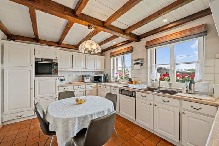 Family home with swimming pool for sale in Evergem