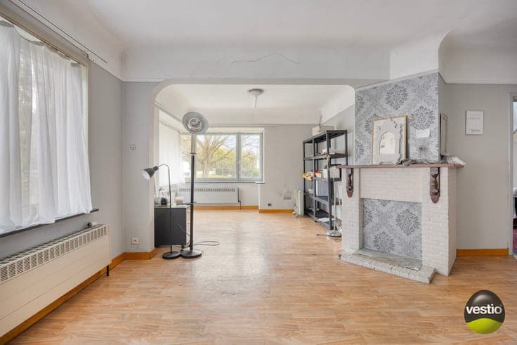 Ruime te renoveren woning met 3 slaapkamers op vlot berei...