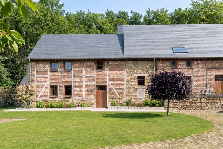 Somme-Leuze - Historic farm with hotel and holiday cottages