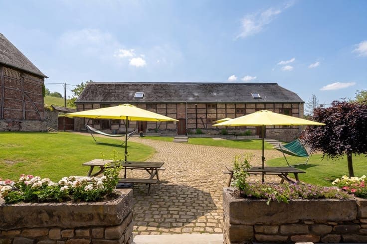 Somme-Leuze - Historic farm with hotel and holiday cottages