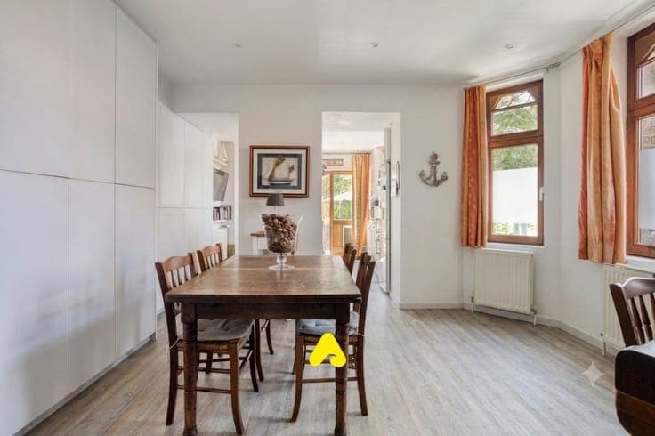 Karaktervolle koppelwoning in de historische Dumontwijk
