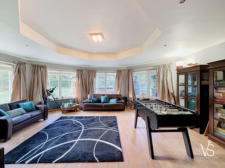 EXCEPTIONAL VILLA - BOIS DE MAI - 5 BEDROOMS - 46 ARES