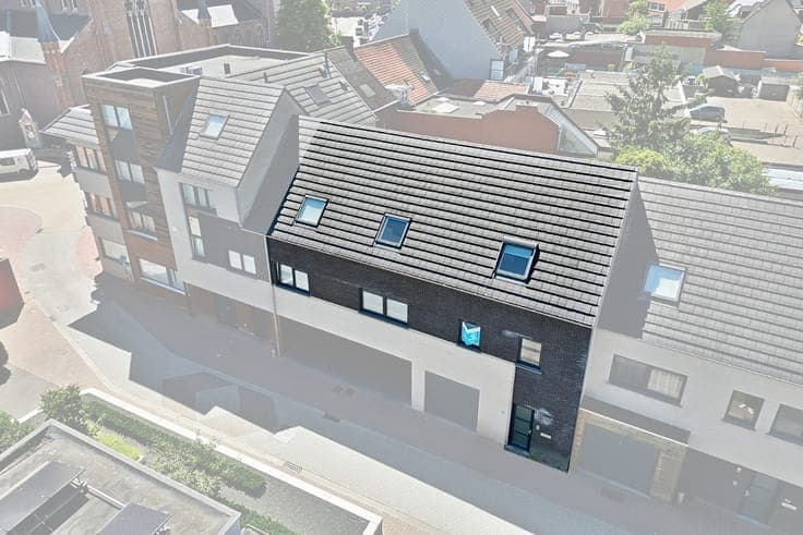Recente bel-etage met 3 slpks, ruim terras en staanplaats