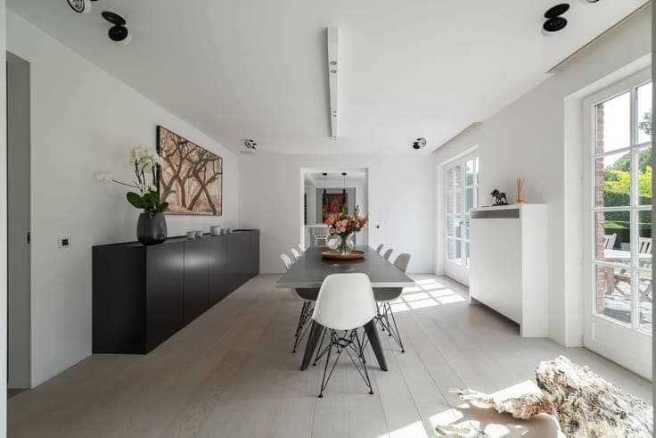 Lasne – Stunning Home with Swimming Pool