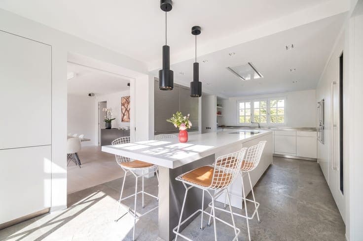 Lasne – Stunning Home with Swimming Pool