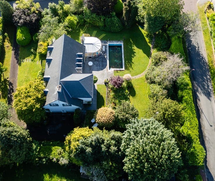 Villa with Pool, 5 Bedrooms on 2,270 m² in Beersel.