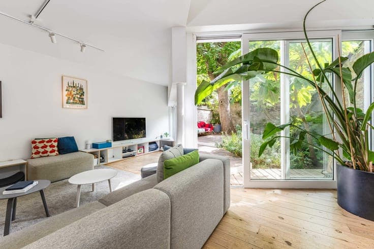 Architect-designed house in the heart of the UE Quarter