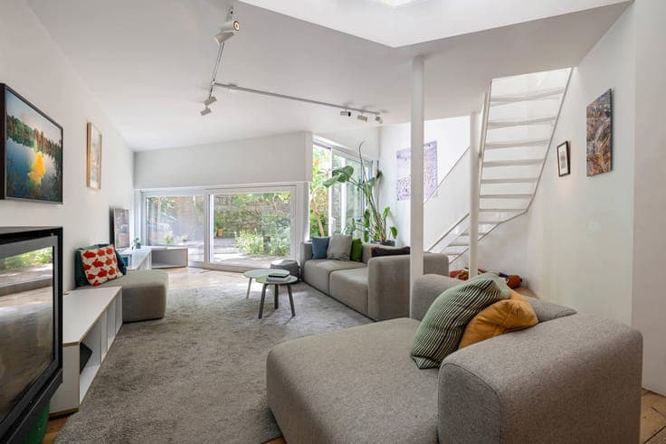 Architect-designed house in the heart of the UE Quarter