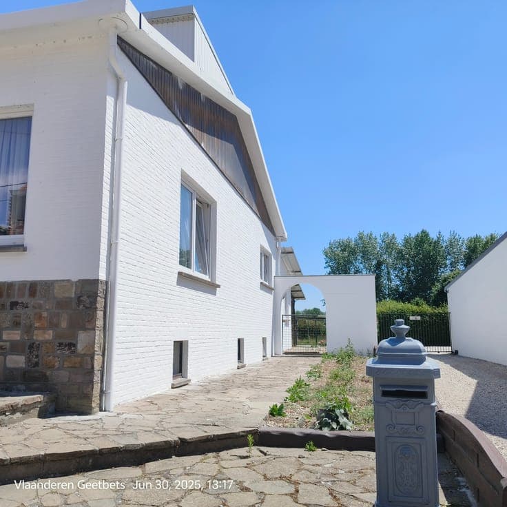 5 Bed House with 930m² Plot in Geetbets