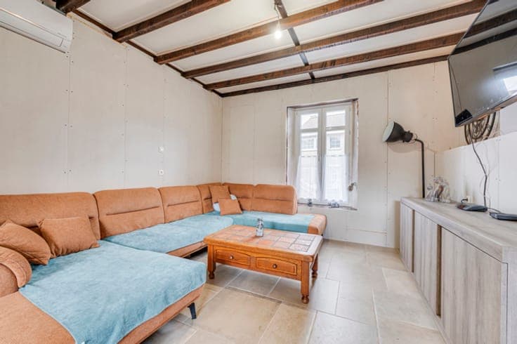 Spacious renovated 4-bedroom house with convertible attic
