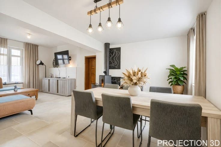 Spacious renovated 4-bedroom house with convertible attic