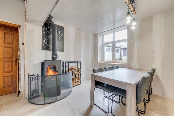 Spacious renovated 4-bedroom house with convertible attic