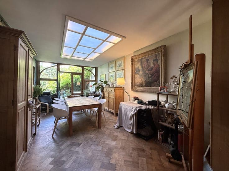 Karaktervolle burgerwoning met mooie elementen nabij de V...
