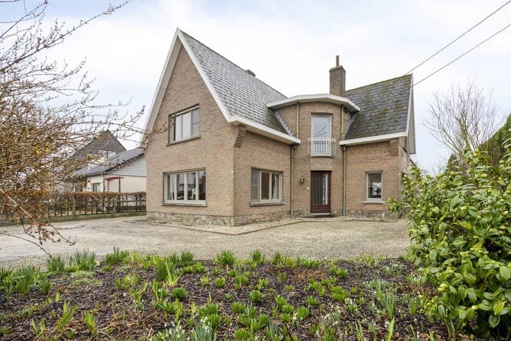 Solid family home with large garden for sale in Oudenaarde