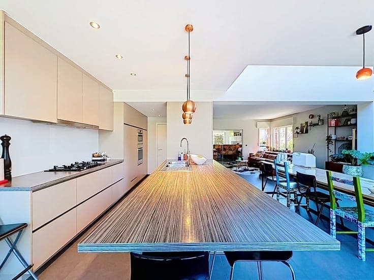 Bright family home with garden for sale in Erpe-Mere