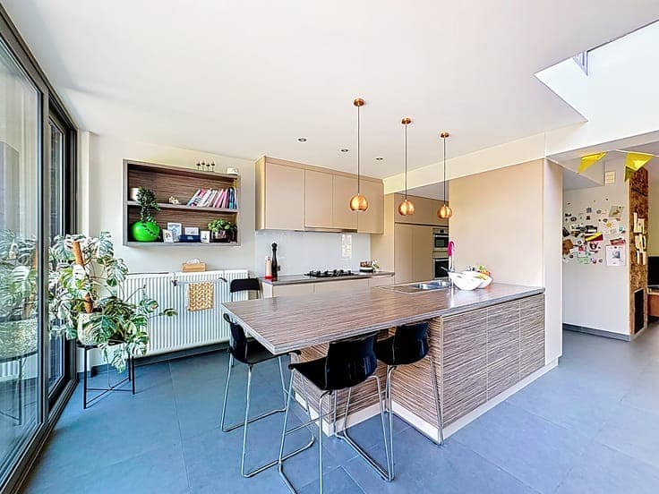 Bright family home with garden for sale in Erpe-Mere